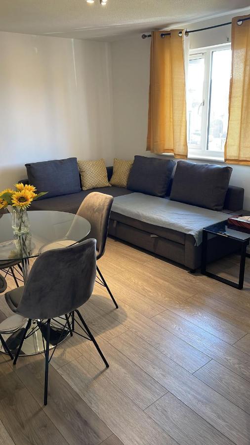 Surrey Quays Studio Лондон Экстерьер фото